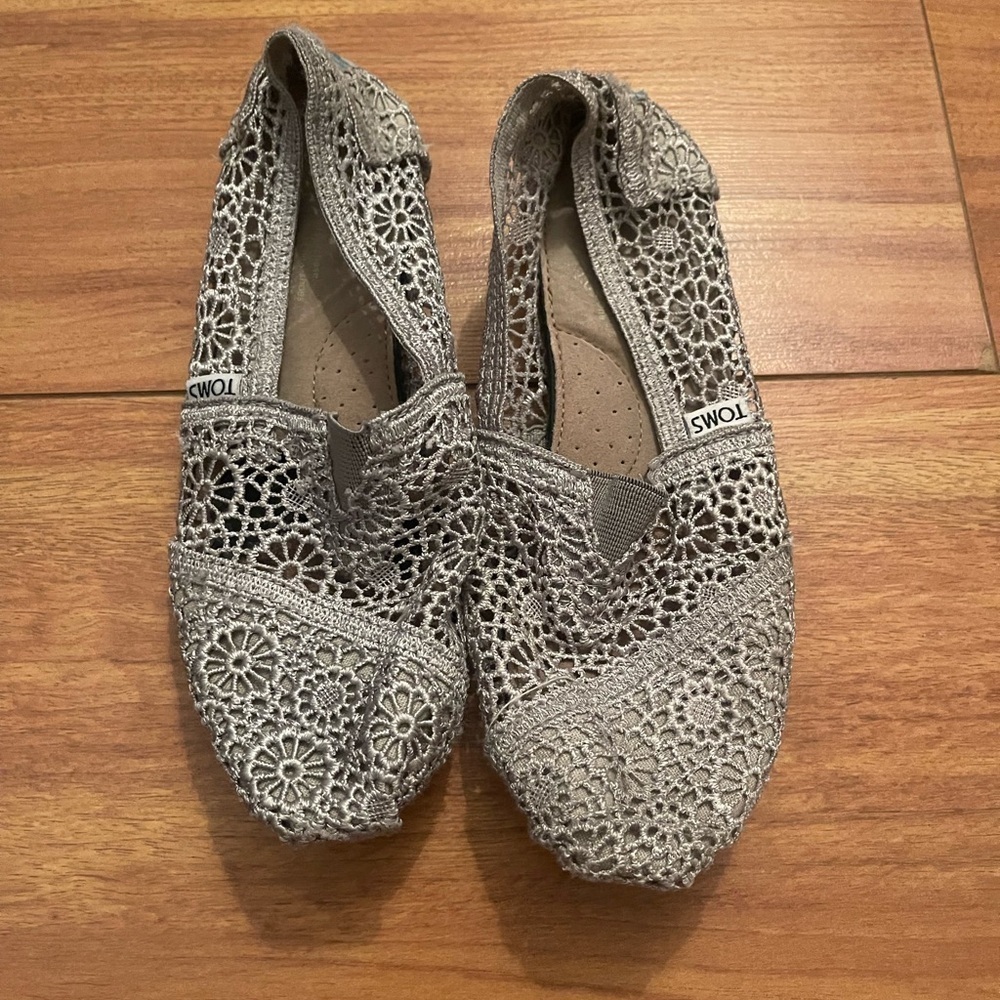 toms shoes lace